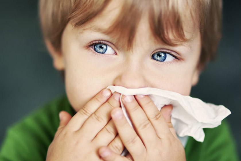 خشکی دور لب