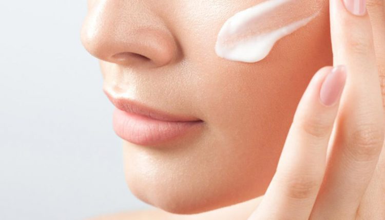 نحوه استفاده از کرم آبرسان کامان