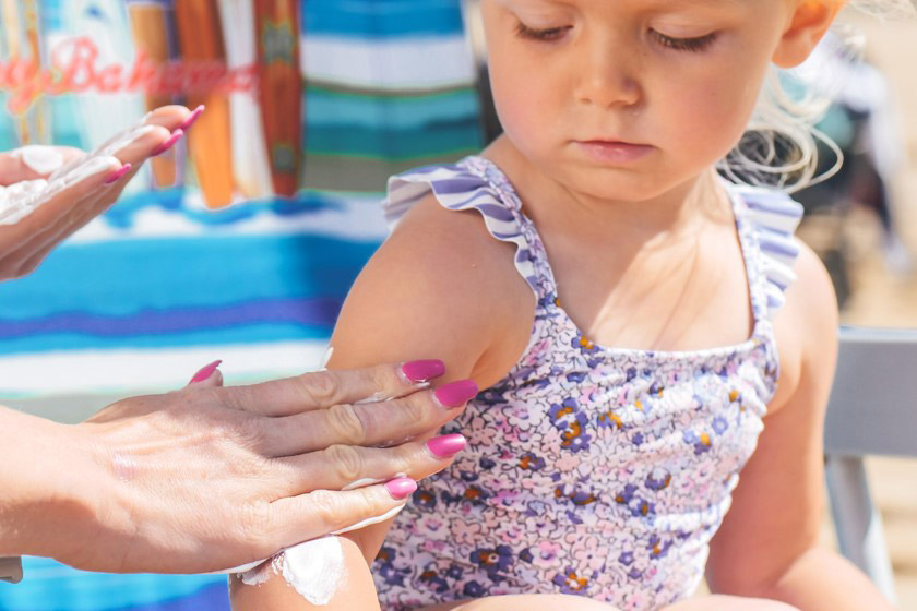  استفاده از کرم ضد آفتاب در پاییز