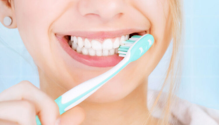 آیا خمیر دندان‌های سفیدکننده مضر هستند؟