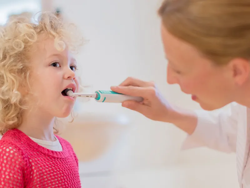 دهان شویه لثه‌های کودکان را تقویت می‌کند