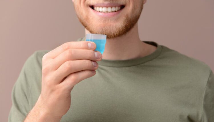 طرز استفاده از دهان شویه