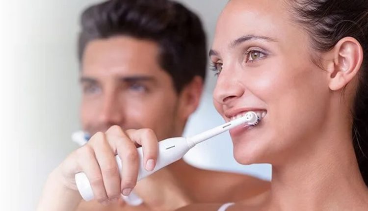 تأثیر مسواک زدن در پیشگیری از تشکیل پلاک و تارتار