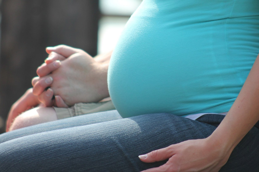 چه زمانی باید از رابطه جنسی در بارداری اجتناب کرد