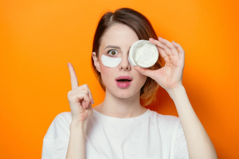 از بین بردن سیاهی دور چشم