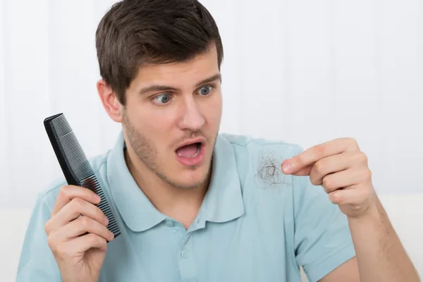 علائم ریزش مو بر اثر استرس کدامند؟