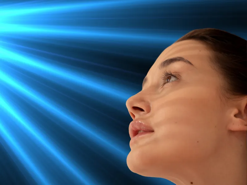 تأثیر نور آبی لپ‌تاپ بر پوست صورت کدام است؟