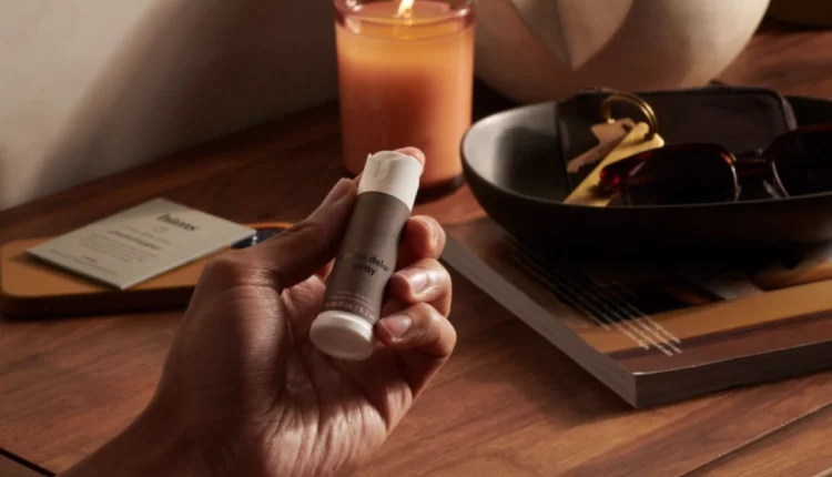 اسپری تاخیری چند دقیقه قبل باید بزنیم؟ راهنمای کامل