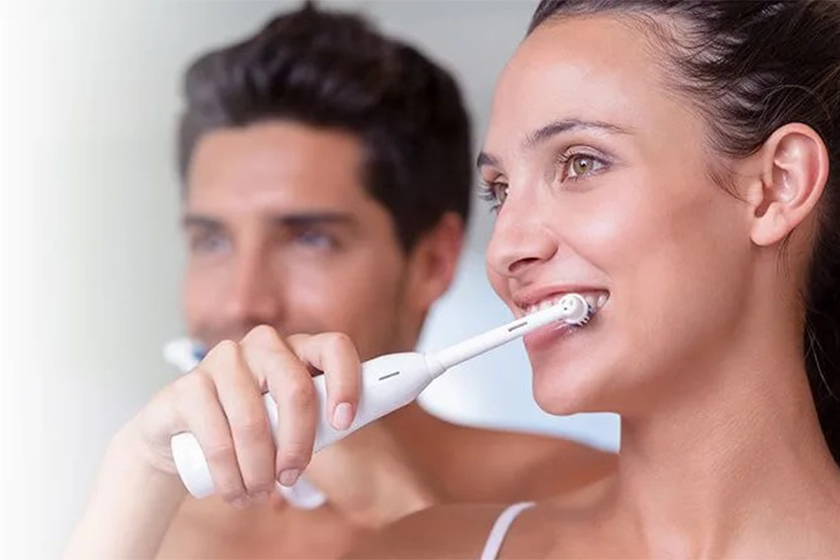 تأثیر مسواک زدن در پیشگیری از تشکیل پلاک و تارتار