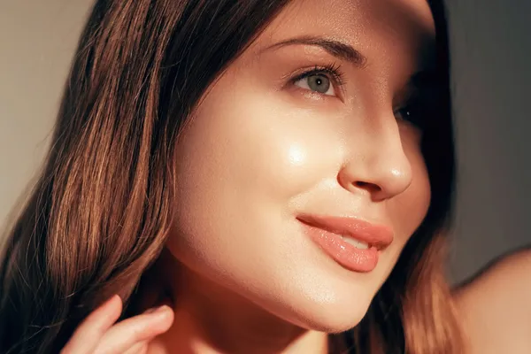 مزایای ترکیب شگفت انگیز سرکه سیب و گلاب برای پوست چیست؟